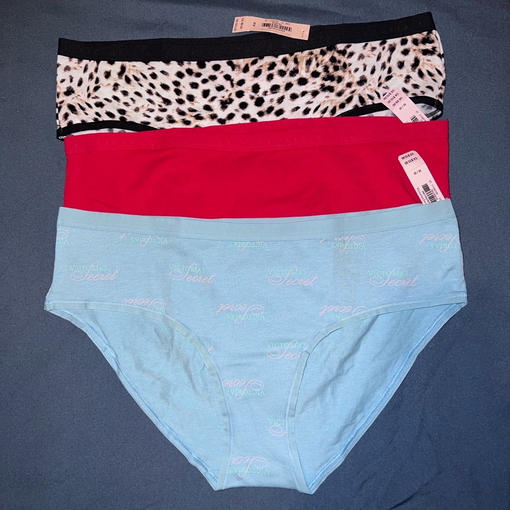 3 Hiphugger/hipster panties